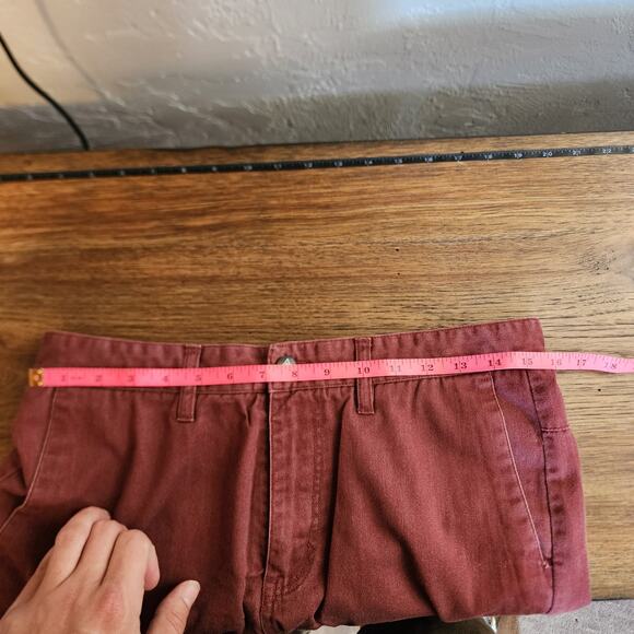 Volcom Corpo Class Red Chino Shorts Men's Size 30 - Sleek Style - Picture 5 of 5